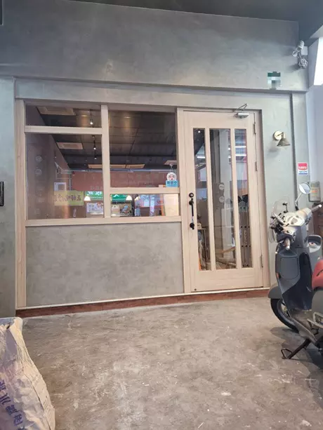 高雄油漆工程｜鈴鹿司曼特灰泥塗料｜老家翻修｜乳膠漆施工實績